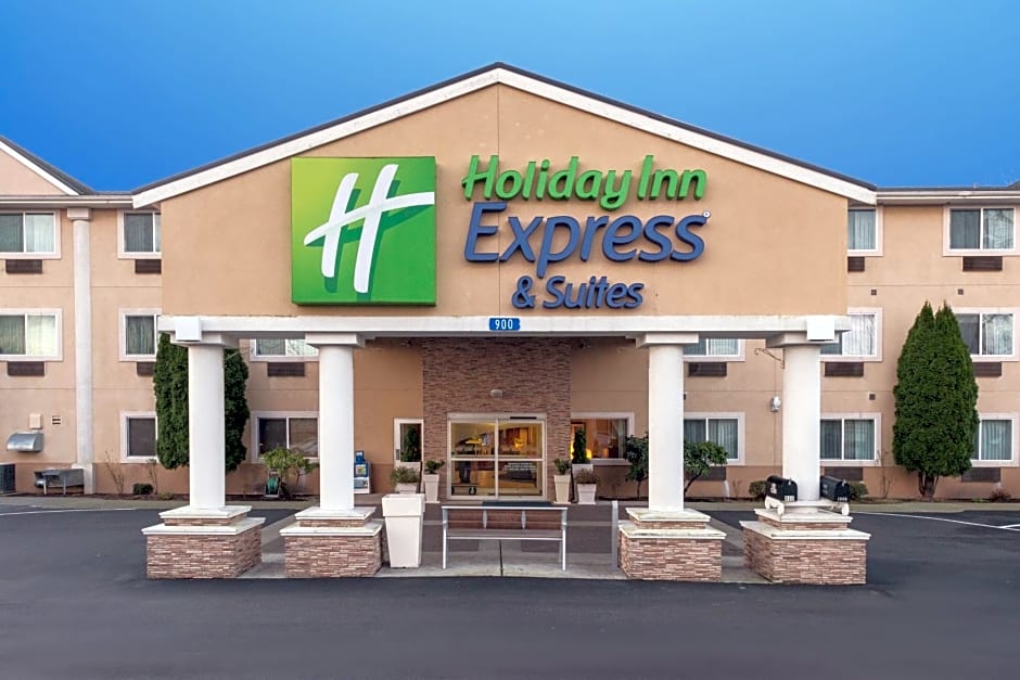 Holiday Inn Express Hotels & Suites Burlington by IHG