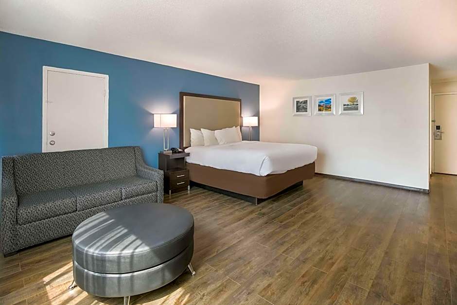 Clarion Hotel Conference Center
