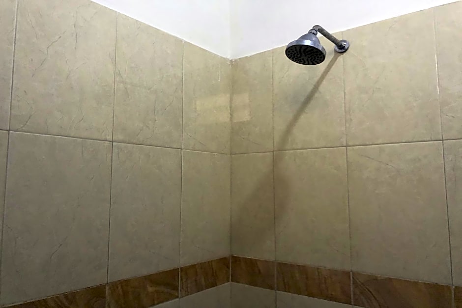 Hotel Baru Inn Batu Redpartner – Batu, ID