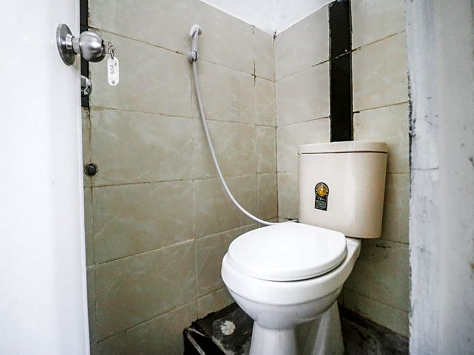 RedDoorz near Politeknik Manado