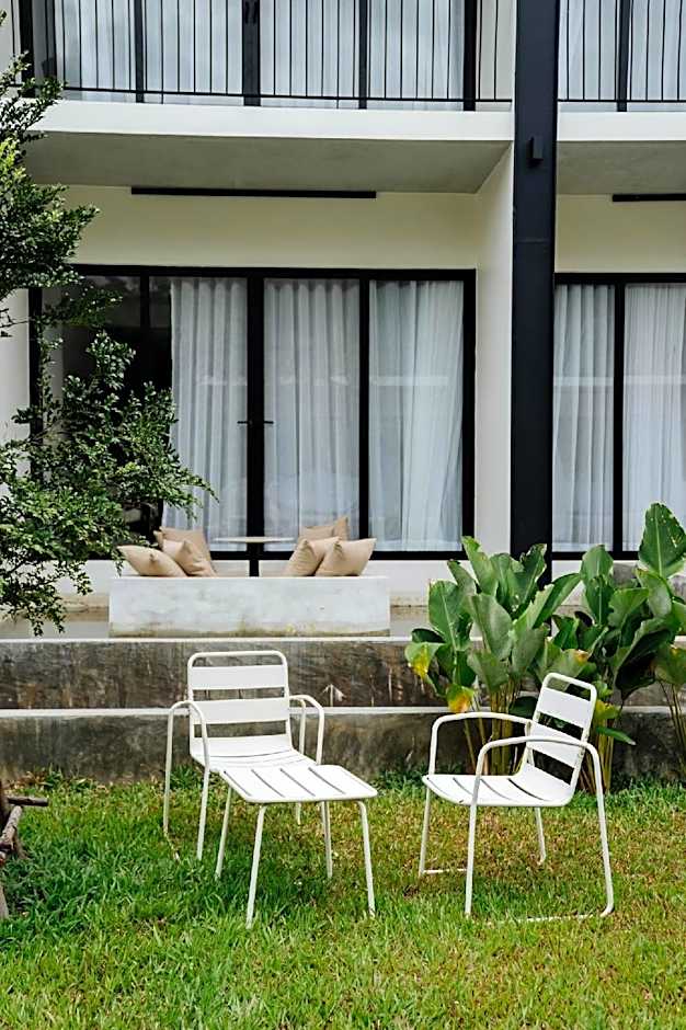 Shanti-Retreat Hotel