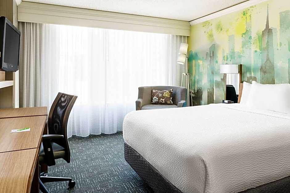 Courtyard by Marriott Chicago Downtown/Magnificent Mile