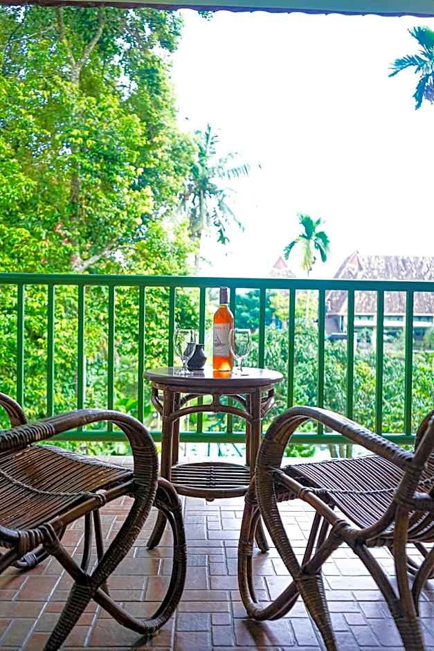 Hotel Deli River and Restaurant Omlandia