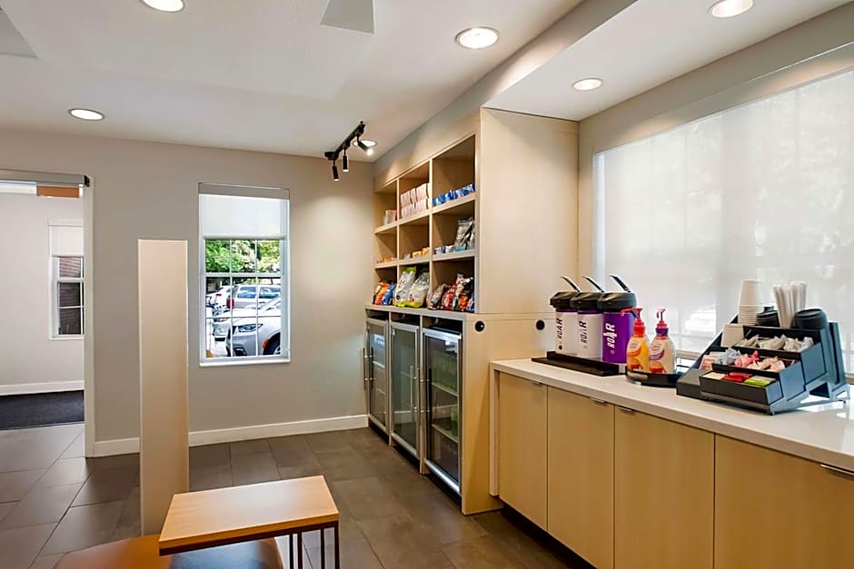 Sonesta Simply Suites Falls Church