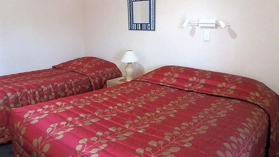 Pioneer Motel