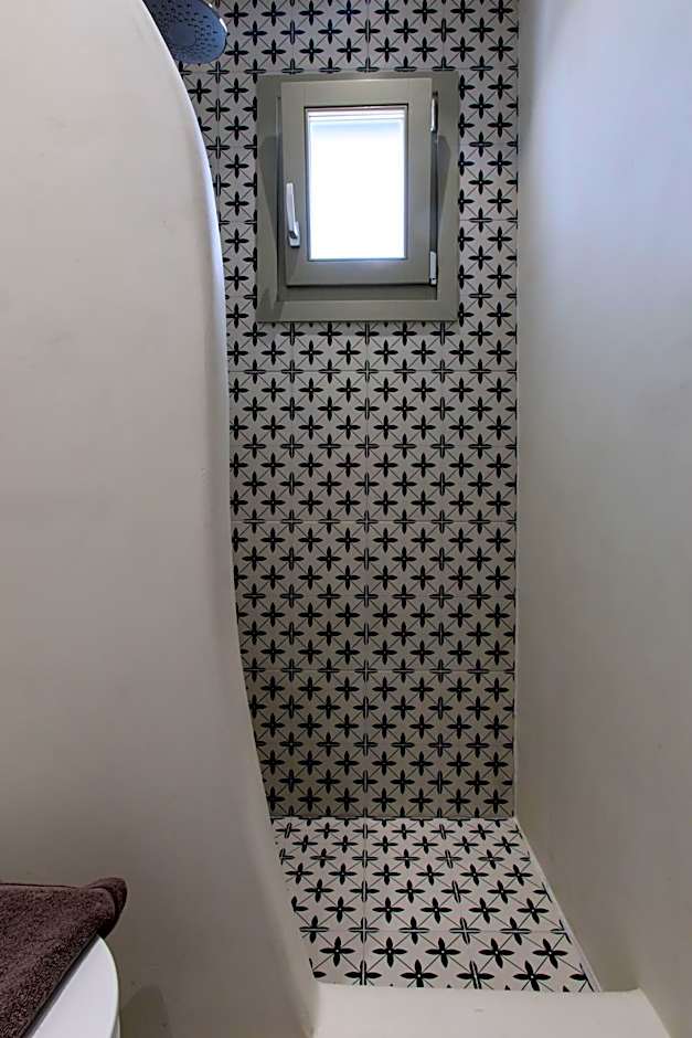 Lemonia Suites with outdoor BBQ area