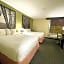 Super 8 by Wyndham St Charles
