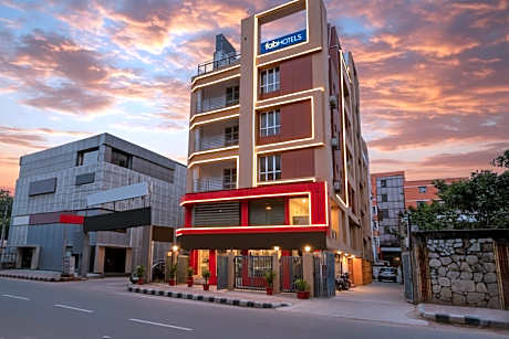 FabHotel Lake View Topsia - China Town