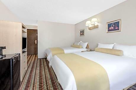 Double Room with Two Double Beds - Non-Smoking