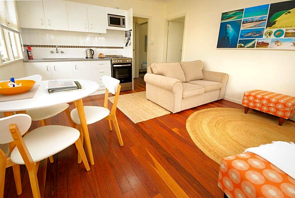 545 Esplanade