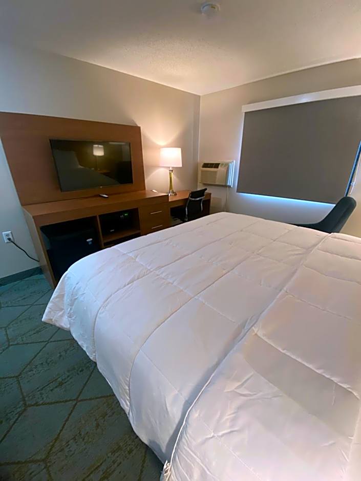 Baymont by Wyndham Oshkosh Airport