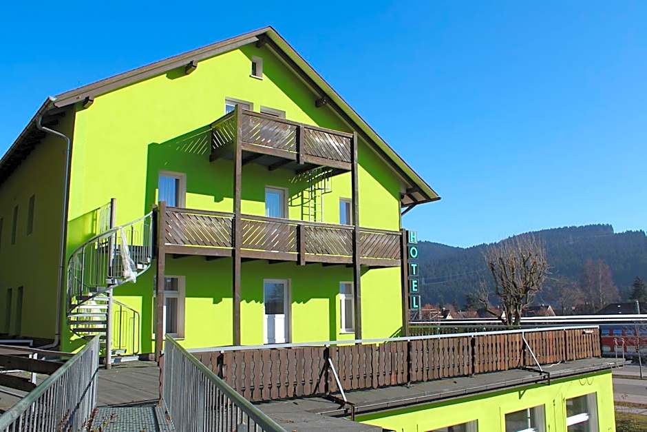 Action Forest Hotel - Kletterwald - Lasertag - nähe Badeparadies