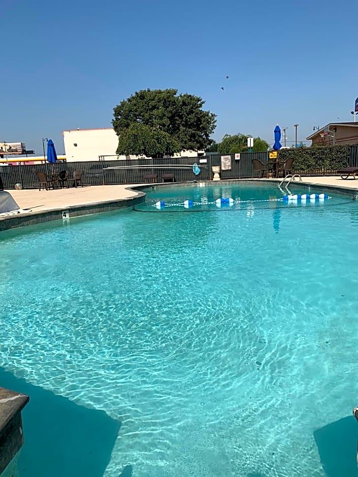 Howard Johnson by Wyndham Oklahoma City OKC Airport, Fairgrounds, I40