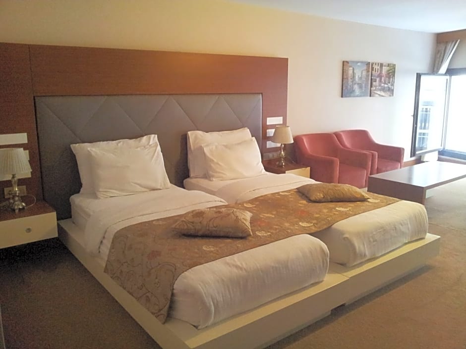Gravis Suites