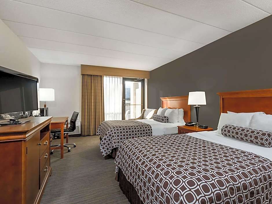 Ramada Plaza by Wyndham Cincinnati Sharonville