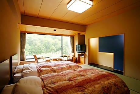 Japanese-Style Twin Room with Bed - Non-Smoking