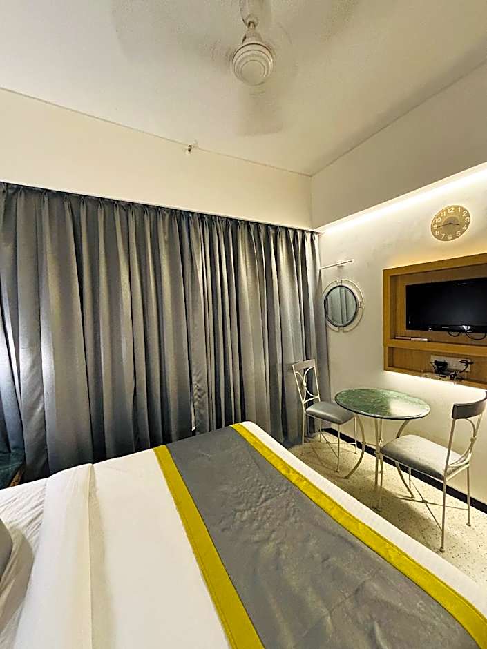 Hotel Gurukripa Daman