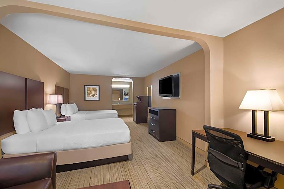 Best Western Cedar Inn