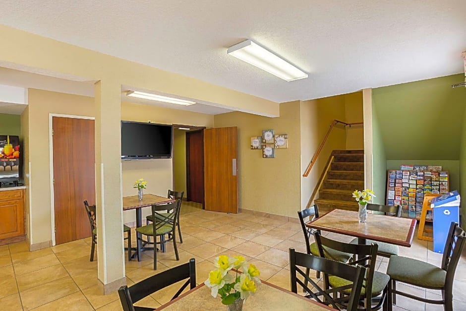 Rodeway Inn & Suites Kearney – Kearney, NE