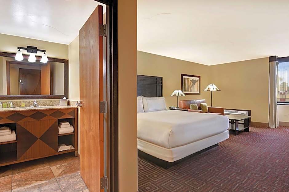 DoubleTree By Hilton Phoenix- Tempe