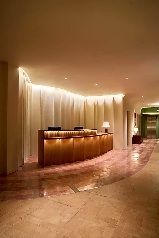 Len Hotel