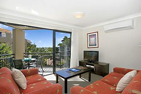 Two-Bedroom Apartment with Spa Bath