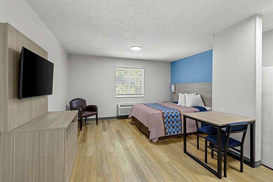 Suburban Studios Copley Akron West