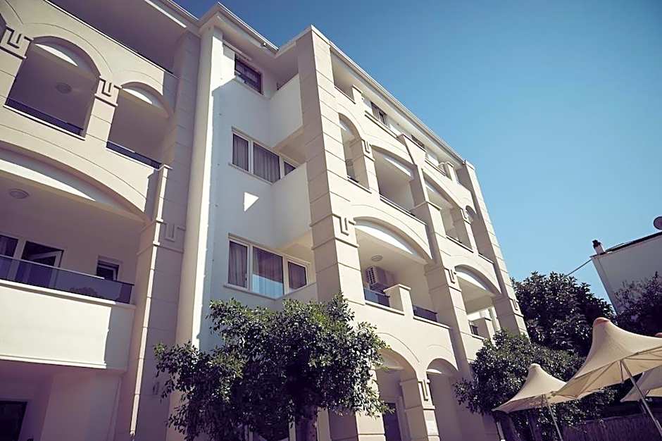 Two Seas Hotel