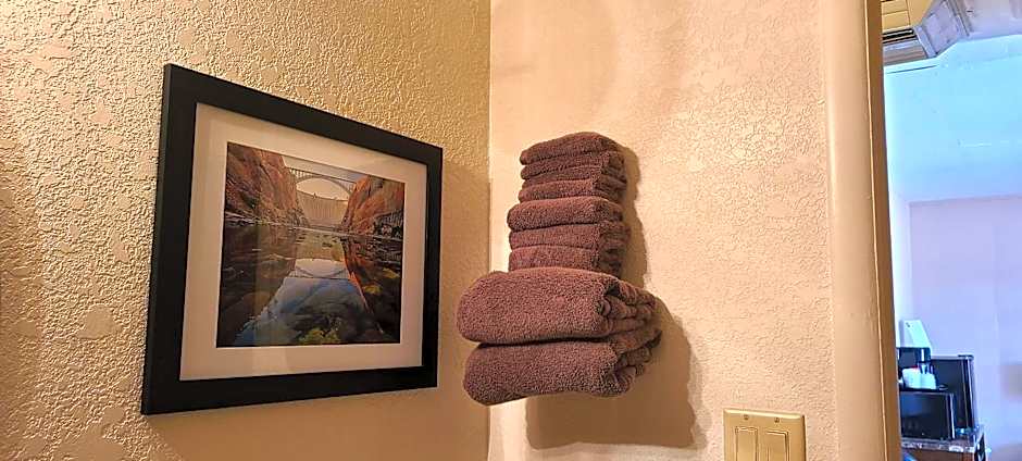 Red Rock Motel and Dam Motel