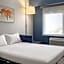Holiday Inn Express & Suites Vaughan Southwest By IHG