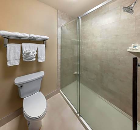 Two Queen Beds with Kitchen