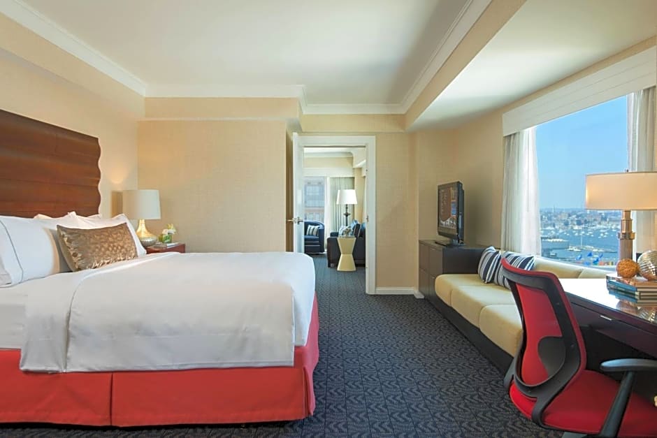 Renaissance Boston Waterfront Hotel