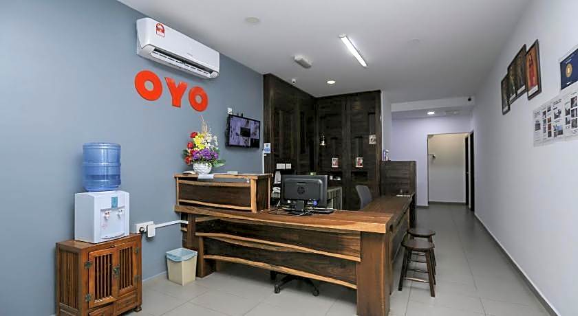 OYO 89915 EAST MOUNT HOTEL