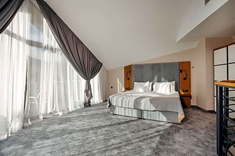 Apartment - Split Level