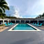 Hollywood Gardens Inn & Suites