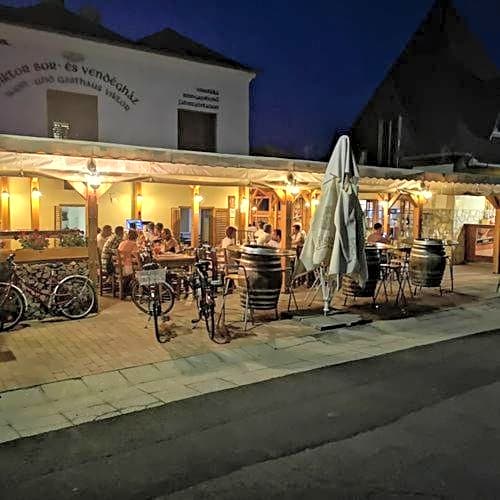 Viktor Bor- és Vendégház****