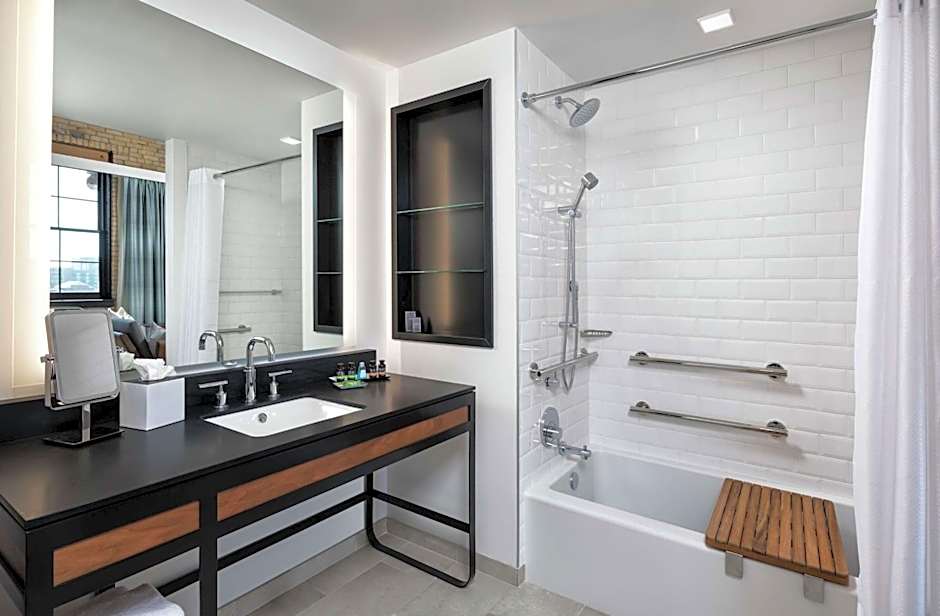 Canopy by Hilton Minneapolis Mill District