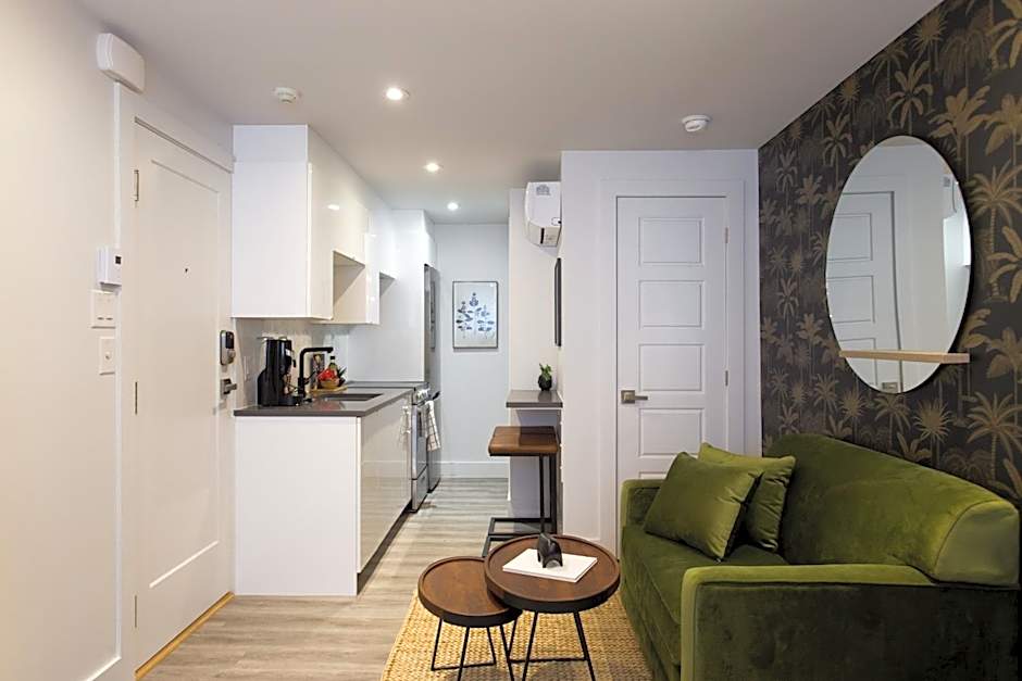 16 Studio Apartment-Hotel in Little Italy by Den Stays