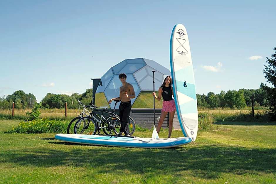 Peetri talu klaaskuplid Haapsalu lähedal