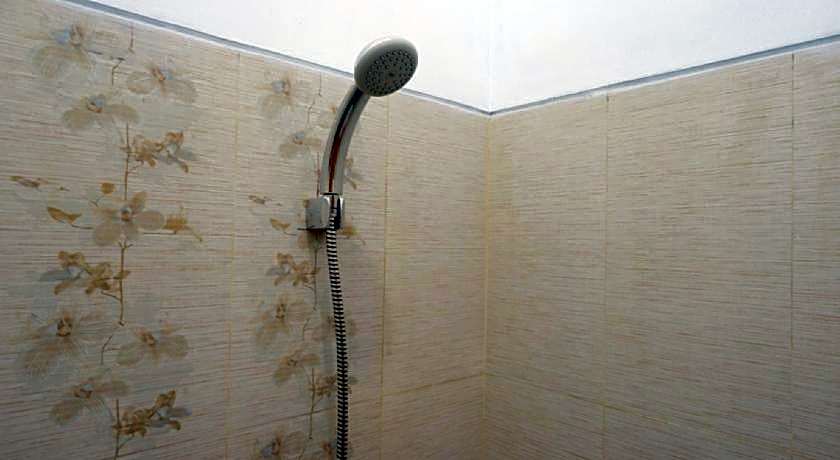 RedDoorz Syariah near Stasiun Tegal