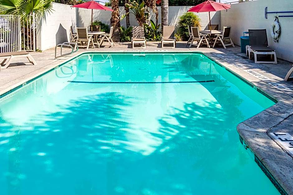 Motel 6-Bakersfield, CA - East