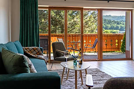 Willa i Wzgórze Jerrego Apartamenty i pokoje z widokiem na góry