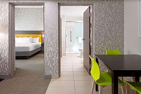 1 King Bed 1 Bedroom Suite Nonsmoking