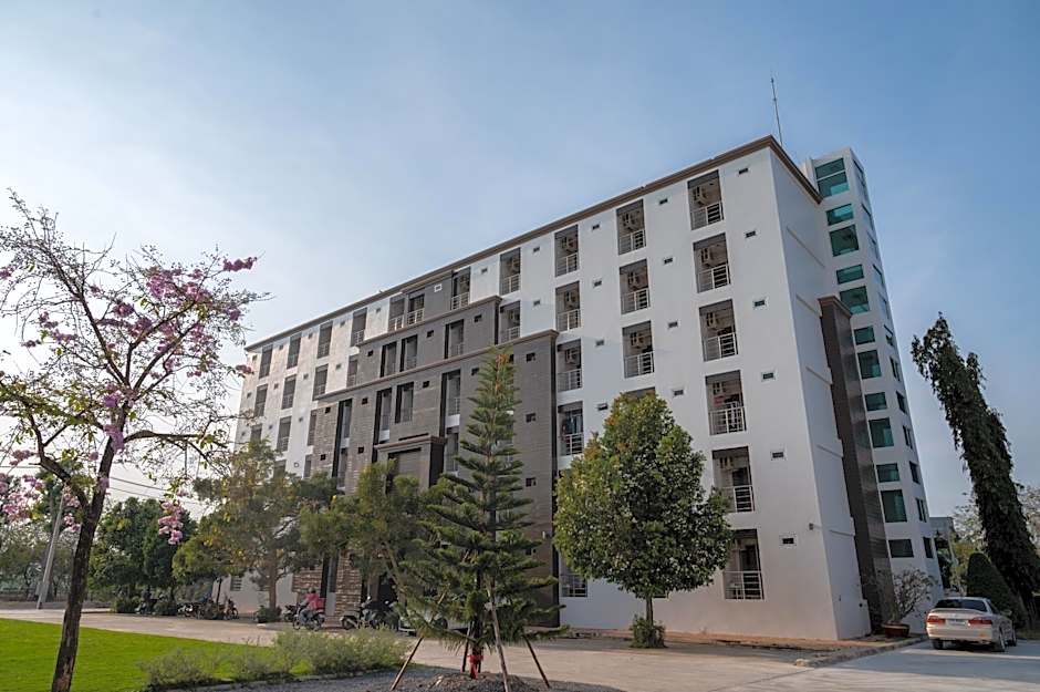 Creston Grand Hotel Suphan Buri