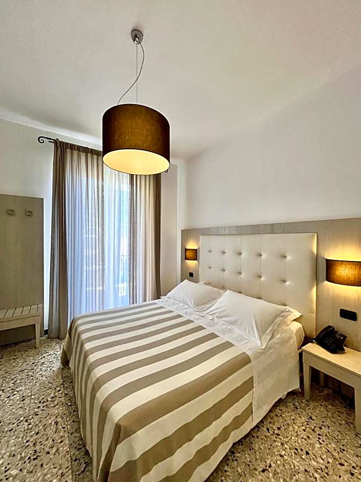Photo 1 of 4 of 1 Double Bed or 2 Beds, Sea View