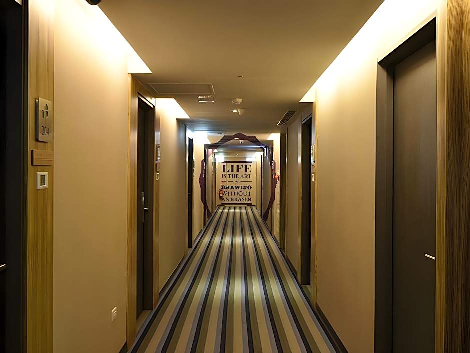 Travel Art Inn