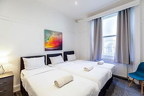 Triple Room with Private Bathroom