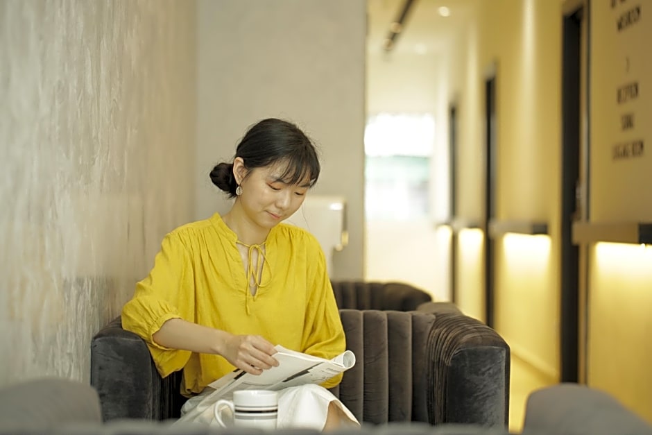 Z Hotel Ara Damansara, LRT, Mall, Airport