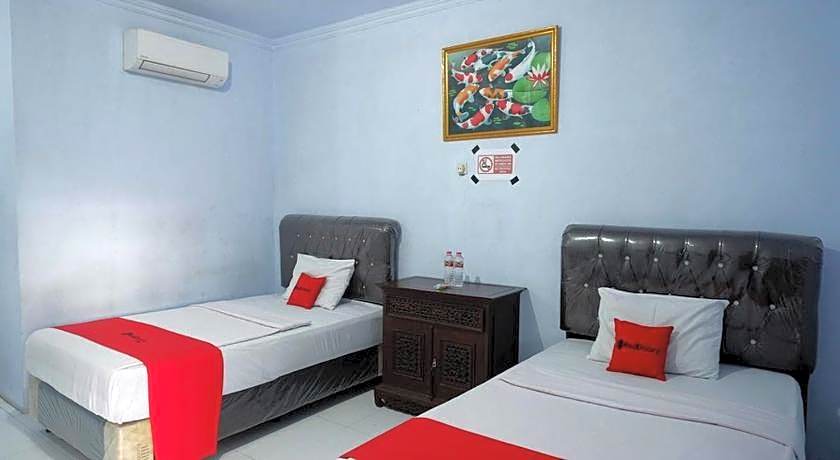 RedDoorz Syariah near Stasiun Pekalongan 3