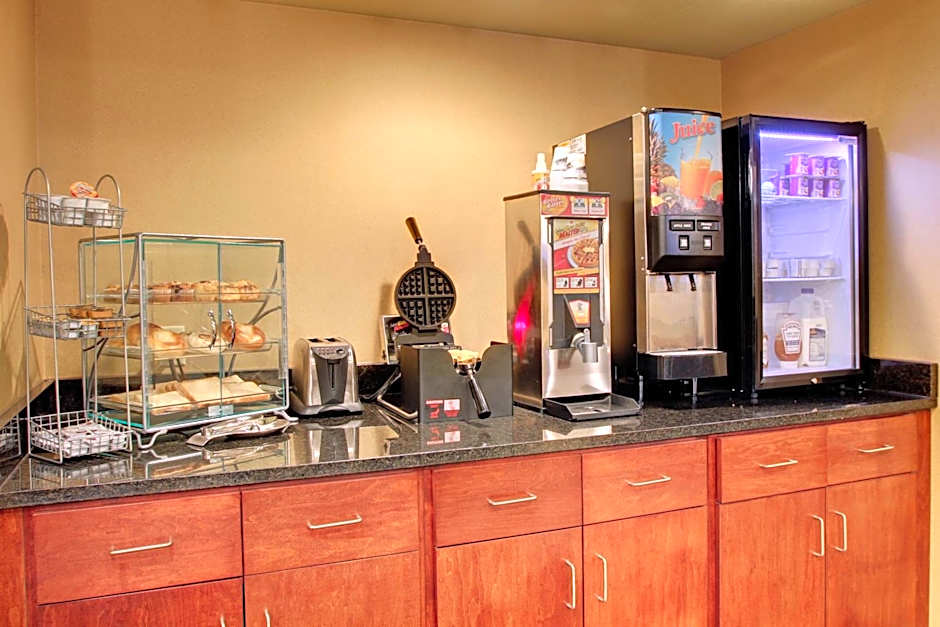 Cobblestone Hotel & Suites - Beulah